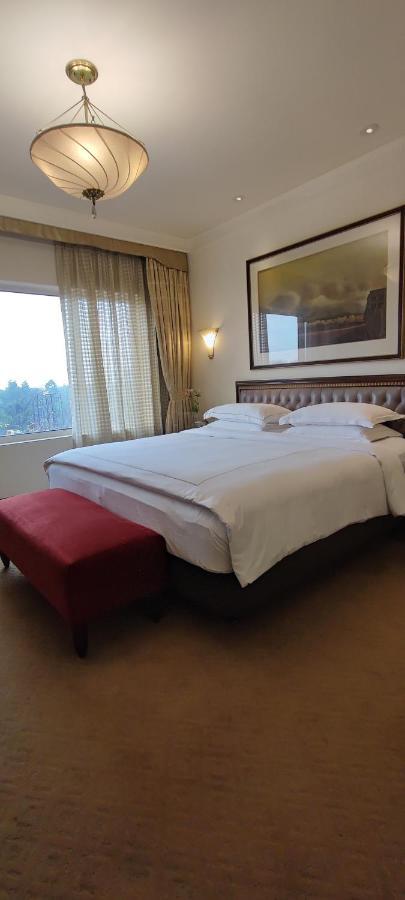 Taj Bengal Hotell Kolkata Eksteriør bilde